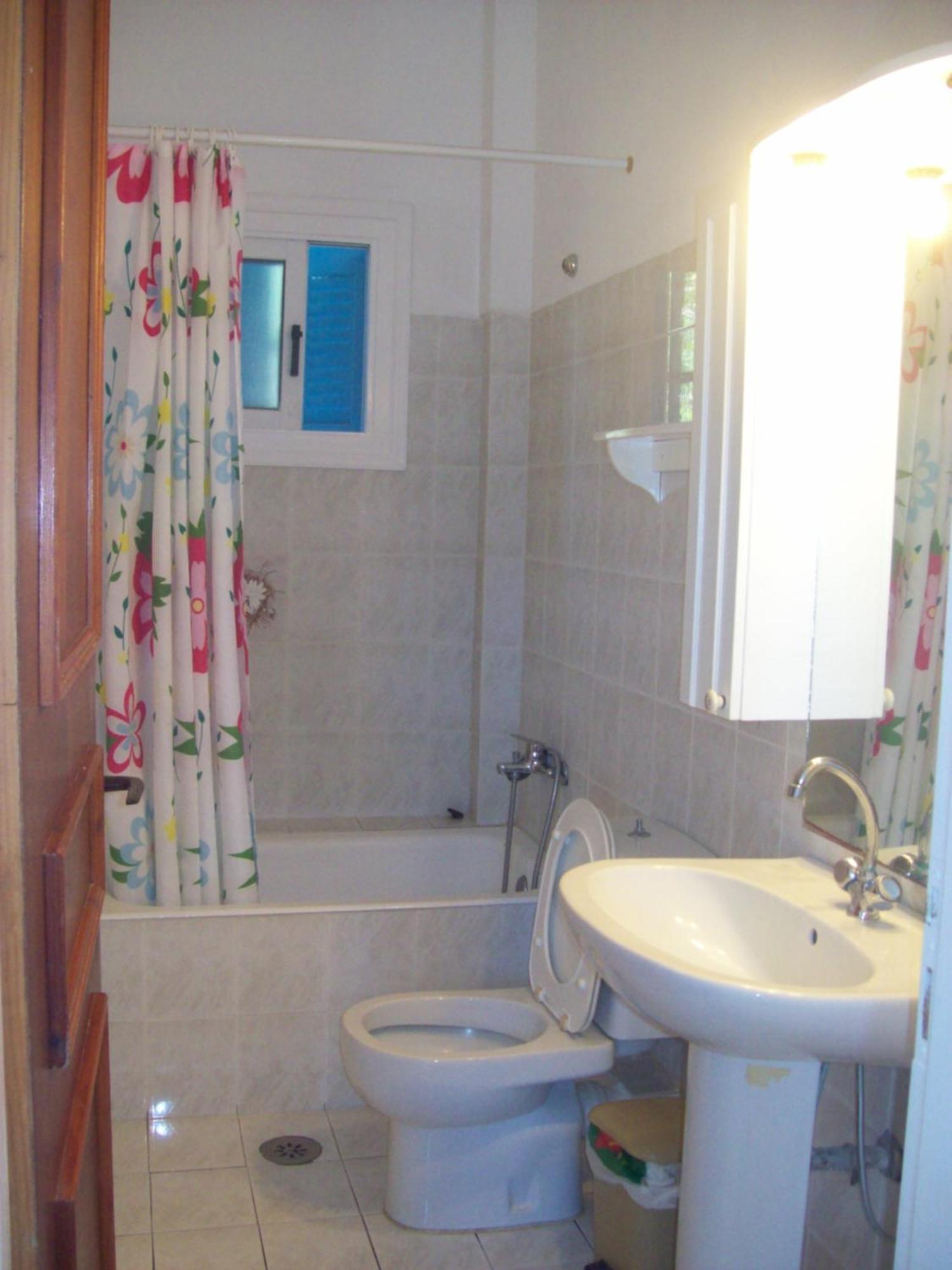 Villa Vania Gardenos Vitalades Ruang foto